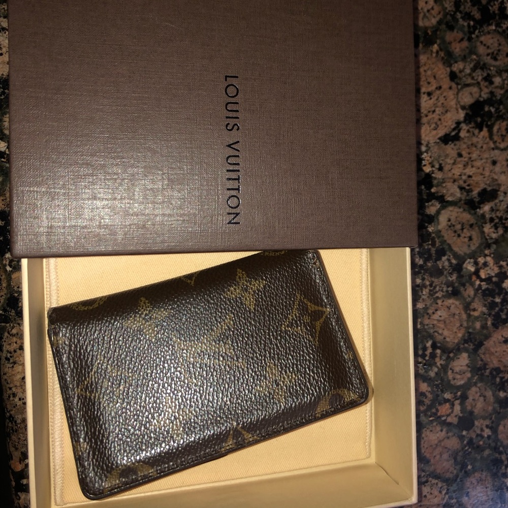 Louis Vuitton Brown Wallet w/ storage box & linen.